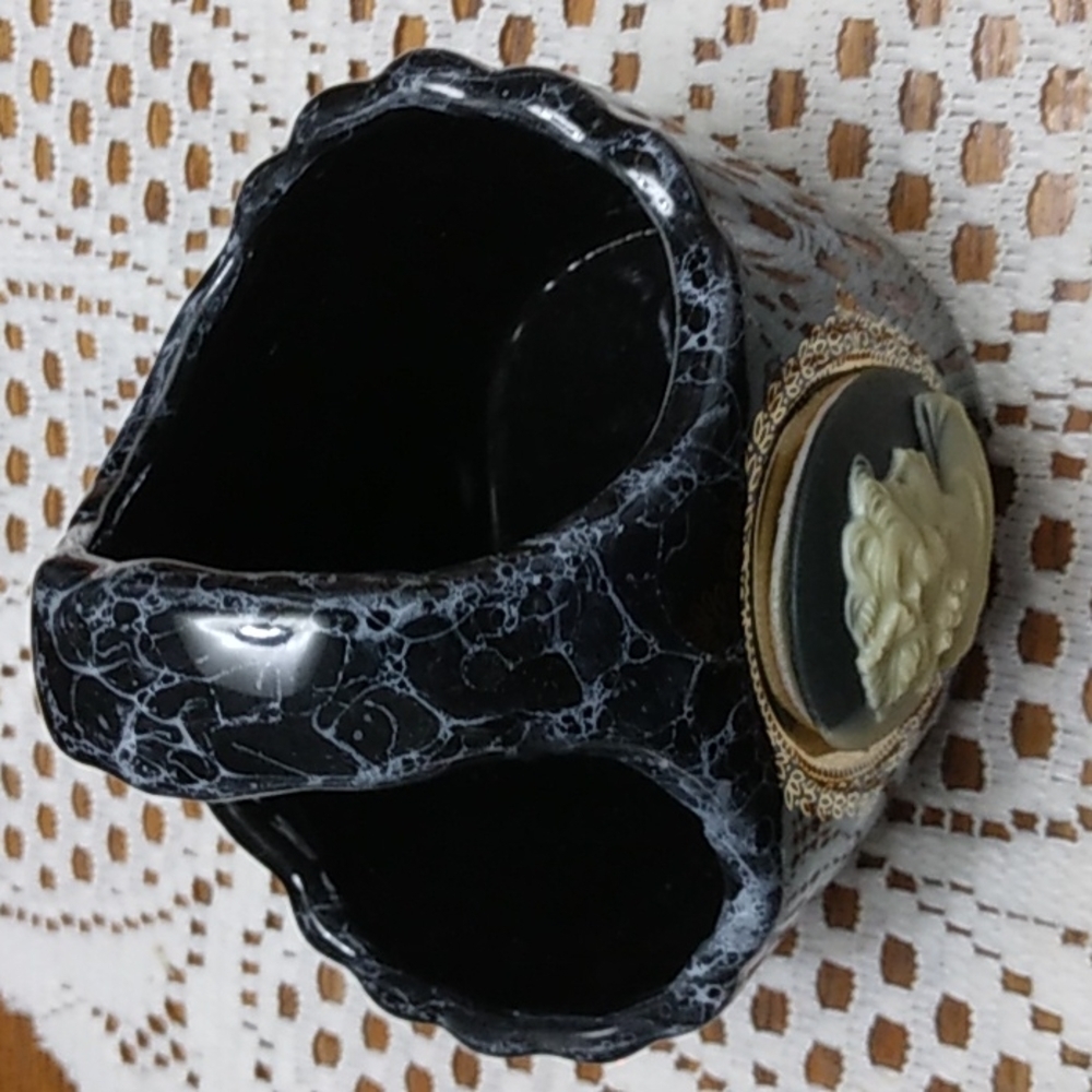 Cameo Stoneware Basket - Picture 2 of 6